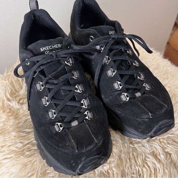 Skechers Shoes - SKETCHERS D’LITES PREMIUM SPORTS SHOES. Black. Size 9. Retro Y2K. Light wear